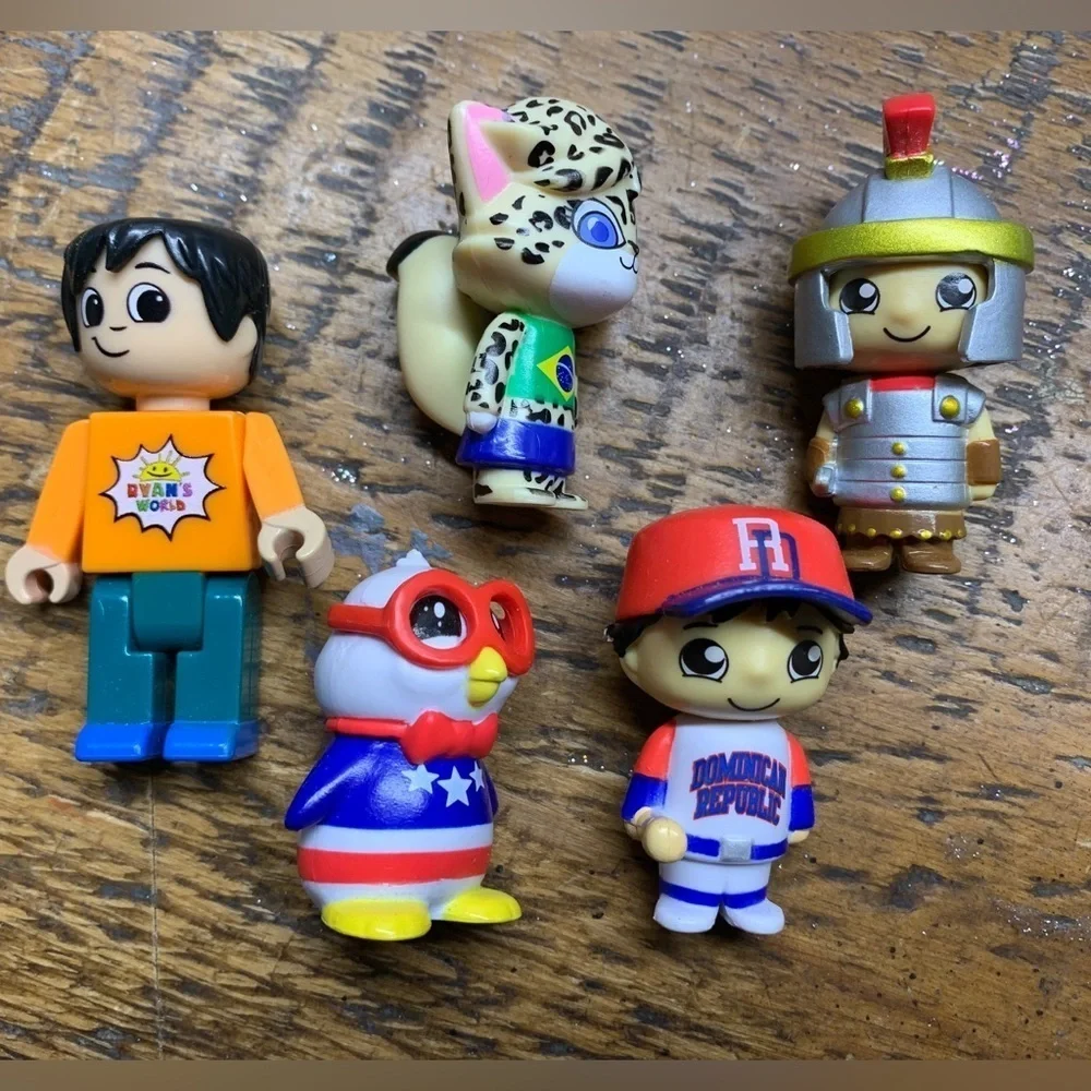5 Ryans World Figures Toys Peck, Dominican Republic, Brazil Cheetah, Knight